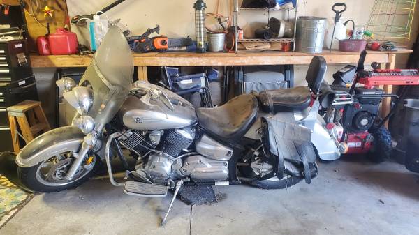 Yamaha 1100 V Star  Custom 2004 1