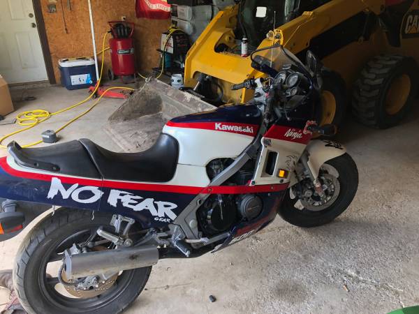 1985 Ninja 600 with NO FEAR