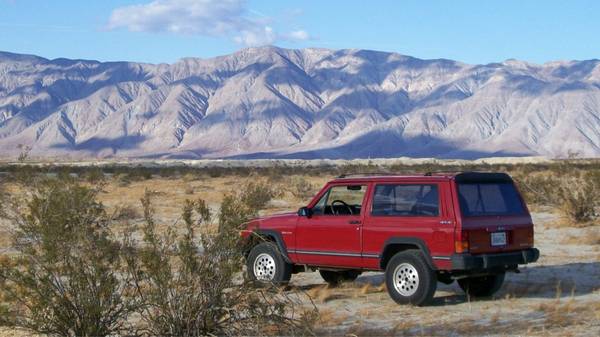 Clásico Jeep Cherokee XJ de 1990 - $6,000 (El Cajon)63440334725633121