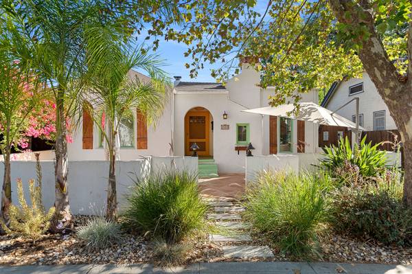 $3,400 / 3br - 1750ft2 - Charming pet-friendly 3 bedroom, 2 bathroom Spanish Colonial (Med Center)64044024765569120