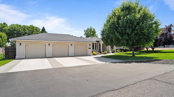 $829,000 / 3br - 2732ft2 - ¡ACABAMOS DE LISTARLO! Diseño impecable en un barrio fantástico (Pasco)63624250919427121