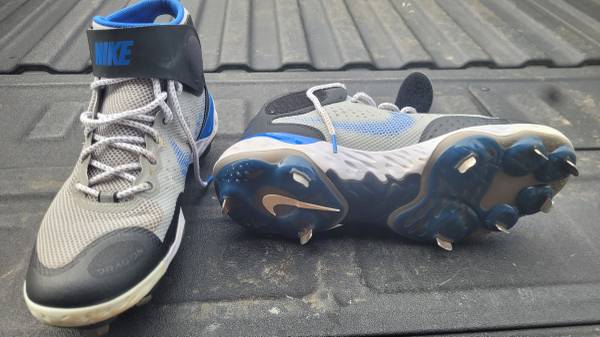 Size 12 Nike REACT Baseball Cleats 1
