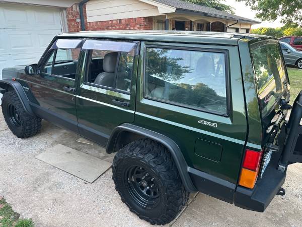 Jeep Cherokee XJ Sport 4X4 de 1996 (volante a la derecha) - $6,000 (Mustang)63470592181251123