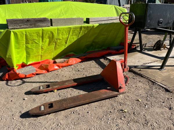 Pallet Jack 1