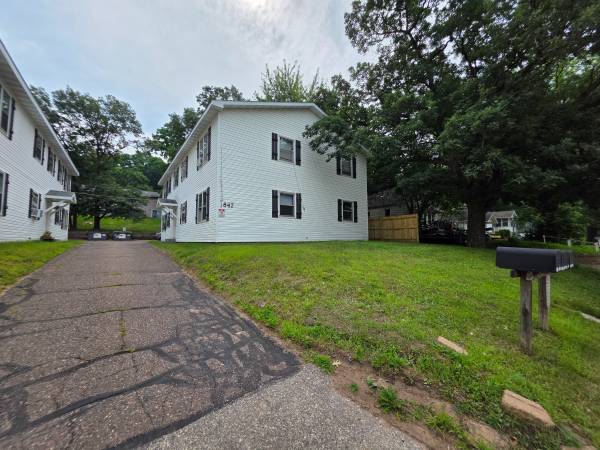 $995 / 2br - $995 | 2BD 1BA| 847 N Hastings Way Apt A| Available 10/1/2025 (Eau Claire)63845957944705121