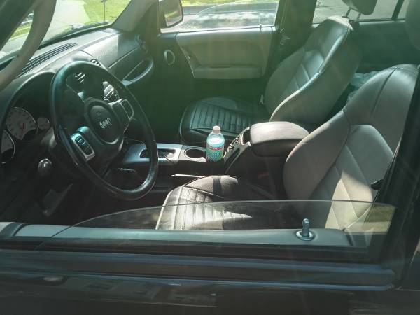 2005 Jeep Liberty - $1,37563470239322115121