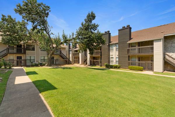 $999 / 1br - 850ft2 - Minutes from Anywhere in Tulsa. (Tulsa)63982279611011120