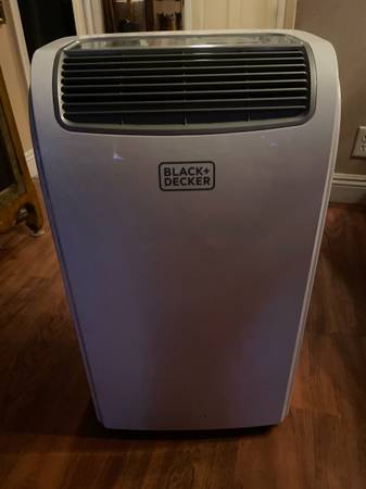 black and decker Portable AC Unit 1