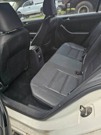 2012 Volkswagen Jetta Se 2.5S  - 180K Miles - $3,300 (Fayetteville)63620301891715123