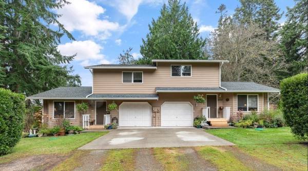 2 Bed 1.5 Bath Duplex Unit in Mutiny Bay! 1