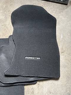 NEW Subaru Forester Floor Mats 1