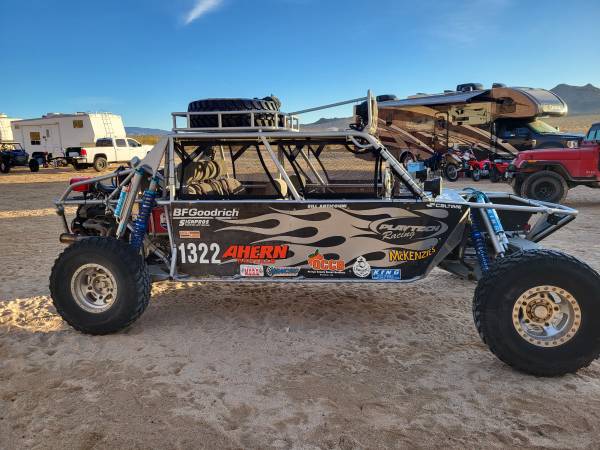 Playtech Pre-Runner Buggy & Enclosed Trailer 1