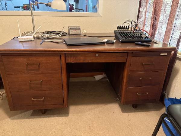 Desk 1
