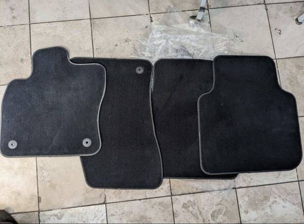 Original Volkswagen VW Tiguan Floor Mats 2018 2019 and 2020 1