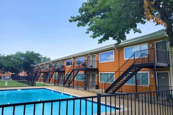 $1,275 / 1br - 525ft2 - 🚌 Back to School Specials 🚌 Request today for $15.00 Call us (11457 Dennis Rd, Dallas, TX)63796578204547122