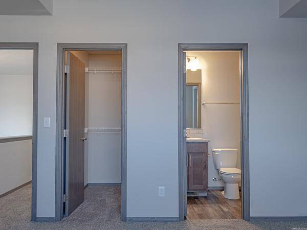 $2,050 / 3br - 1440ft2 - Sophisticated 3 BR/2.5 BA Townhome with Attached 2-Car Garage63969875801346123