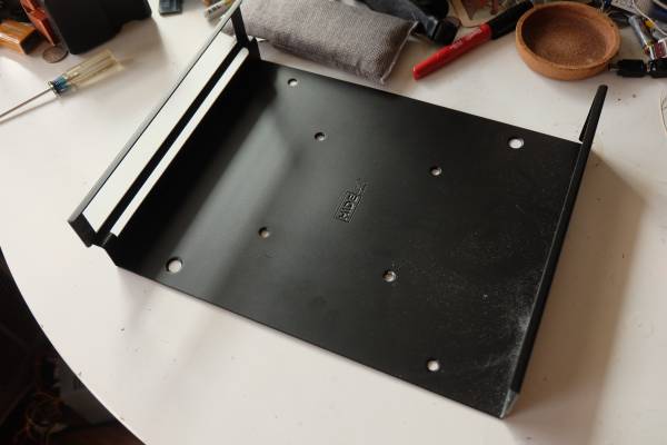 Hide-it! wall/VESA mount for Xbox One X 1