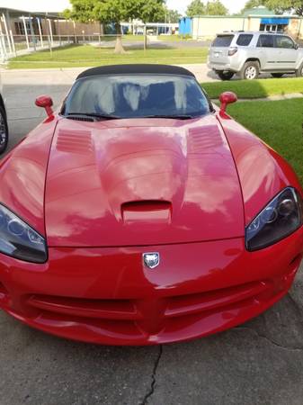 SUEÑO DE COLECCIONISTA: 2005 Dodge Viper descapotable rojo - 22.500 millas - $49.000 (Metairie LA)63624888050177121