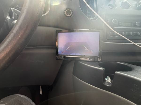 2006 Ford E-250 - Photo 11