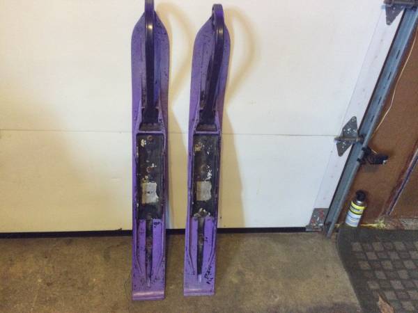 Arctic Cat Plastic Snowmobile Skis 1