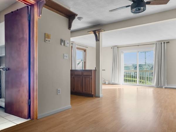 $2000.00 / 1br - 654ft2 - Charming 1 Bed/1 Bath Condo in Middletown, RI64002828664323124