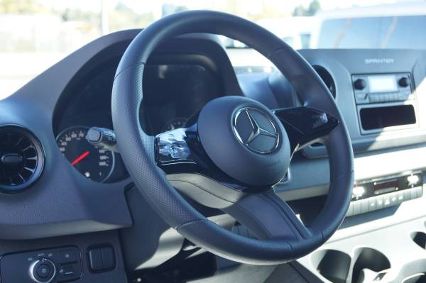 2025 Sprinter 2500 170 AWD - Photo 8