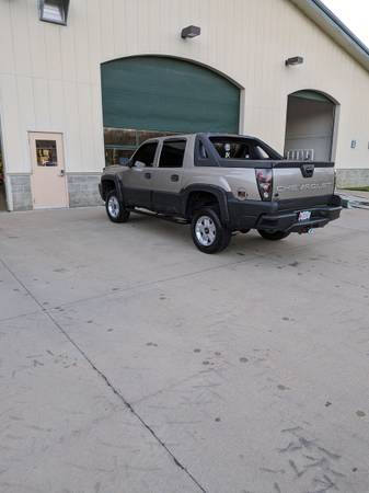 2002 Chevrolet Avalanche - $2,250 (Roseville)63470234671875124