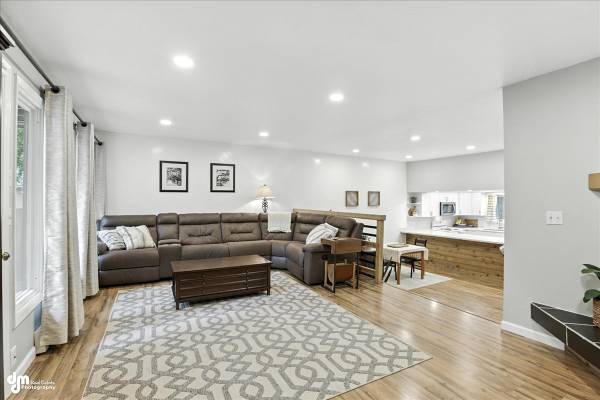 $369,000 / 3br - 1567ft2 - ¡CONDÓ ACTUALIZADO EN ANCHORAGE! (2066 Cliffside Drive) (Anchorage)63991793942531124