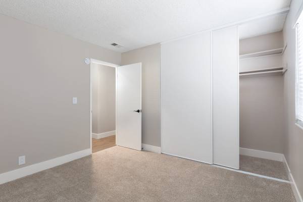 USB charging outlets, Dry sauna, Courtyard fountain 1