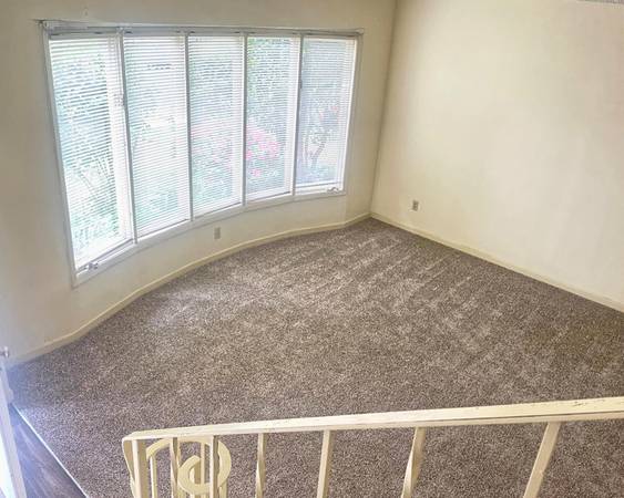$1,410 / 2br - Covered Parking, Large Windows & More in 2 Bed Apt + Onsite Laundry (South Salem)63660394792067124
