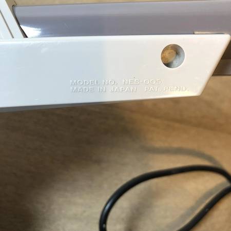 Original 1985 Nintendo NES Zapper Light Gun 1