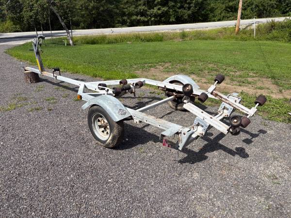 *CLAIMED*Shore lander boat trailer 1