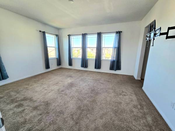 $1,000 / 1br - Private room for rent (brentwood / oakley)63785452757505120