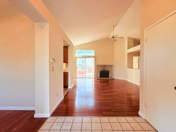 $2,995 / 3br - 1420ft2 - Gorgeously remodeled home 3-bedrm, 2-bath home in Pittsburg near BART (pittsburg / antioch)64000755182467121
