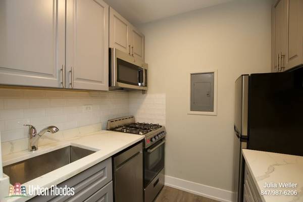 $1,795 / 1br - 600ft2 - $300 OFF FIRST MONTH'S RENT! Elegant 1 Bedroom, 1 Bath in Lakeview (Lakeview)64041645943299122