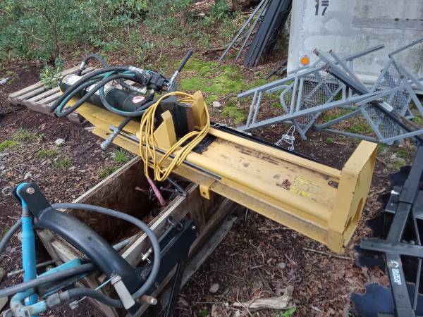 Log spitter for tractor 1