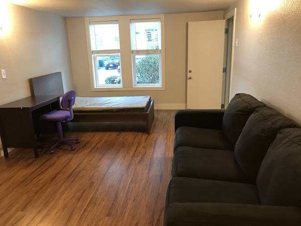 $1,895 / 500ft2 - Studio located 10 mins away from downtown Glen Park & BART station (glen park)64000590866433121