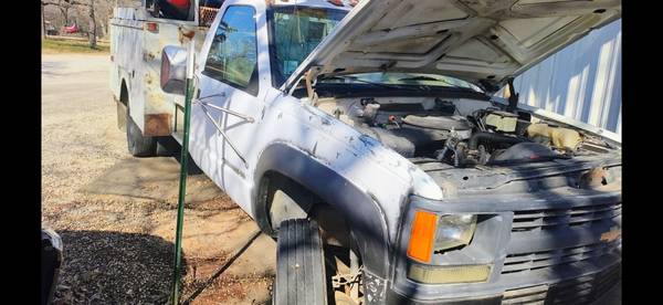 97 Chevrolet bucket truck 3500 1