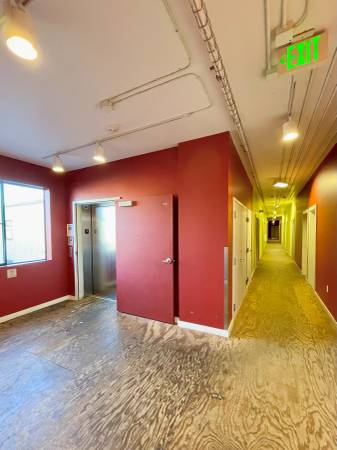 $2,195 ONE OF A KIND!  SPACIOUS SPACE WITH VIEWS - Available NOW! (berkeley)63797037401985124
