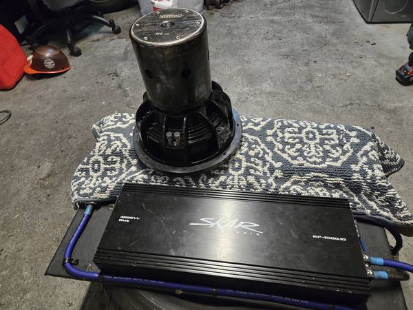 (13)-Sub-amp y batería de $400 a $900 - $450 (sur de Sacramento)63440099119361124