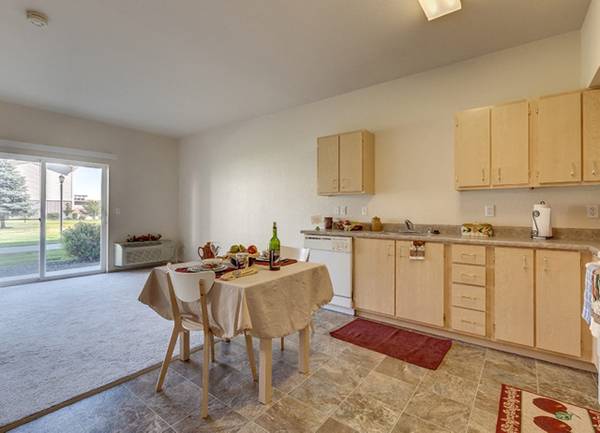 $1,122 / 2br - Controlled Access, Microwave, Courtyard (1950 Bellerive Drive, Richland, WA)63686653196547123