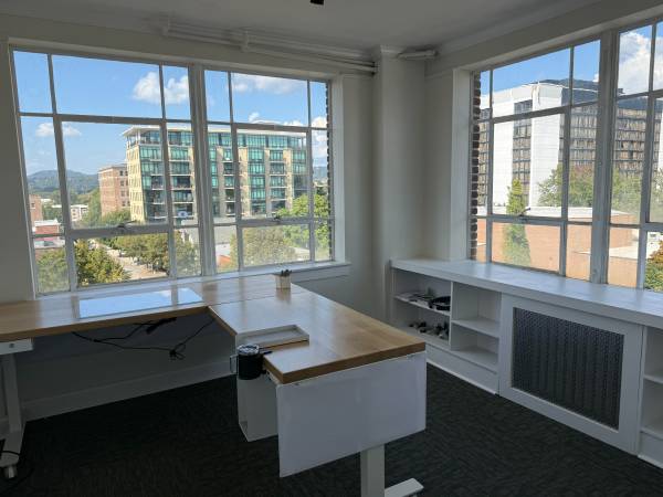 $1,000 Bright, Sunny Downtown Office Space (Downtown)64029208855683120