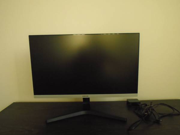 Samsung - 24" LED FHD AMD FreeSync Monitor with bezel-less design 1
