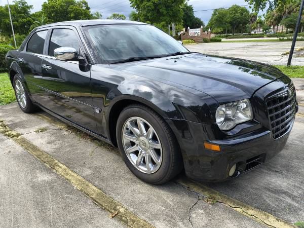 2005 Chrysler 300  V-8 hemi 5.7 1