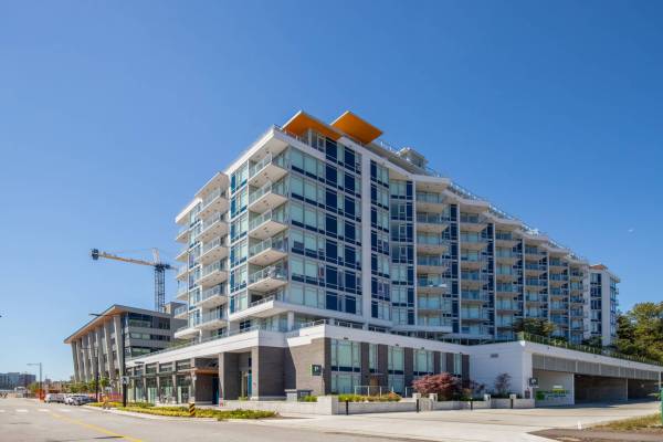 Spacious 1 Bed + Den in River District Vancouver | Central A/C 1