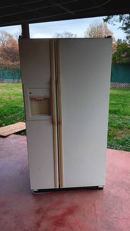 GE Refrigerator 1