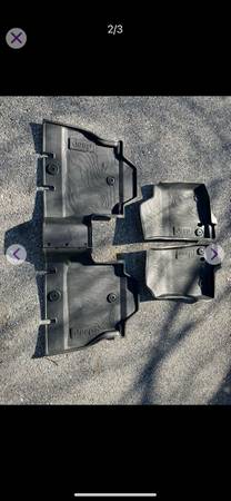 Jeep JL Wrangler / Gladiator Floor Mats 1