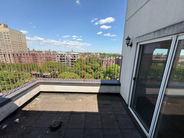 $2,950 / 2br - Hermoso apartamento de 2 dormitorios con terraza privada - Ascensor y lavandería (Kensington)63809066612609121