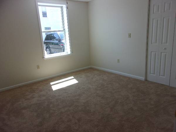 $1,800 / 2br - 1400ft2 - 239 South Broad Street /utilities included (Nazareth)64010162743683123