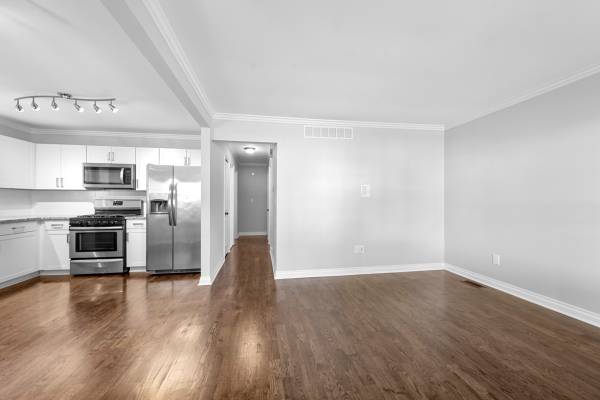 $1,800 / 3br - Hazel Park- Stunning 3 Bedroom 1 Bath Home Available Now! (Hazel Park)63937876627971123